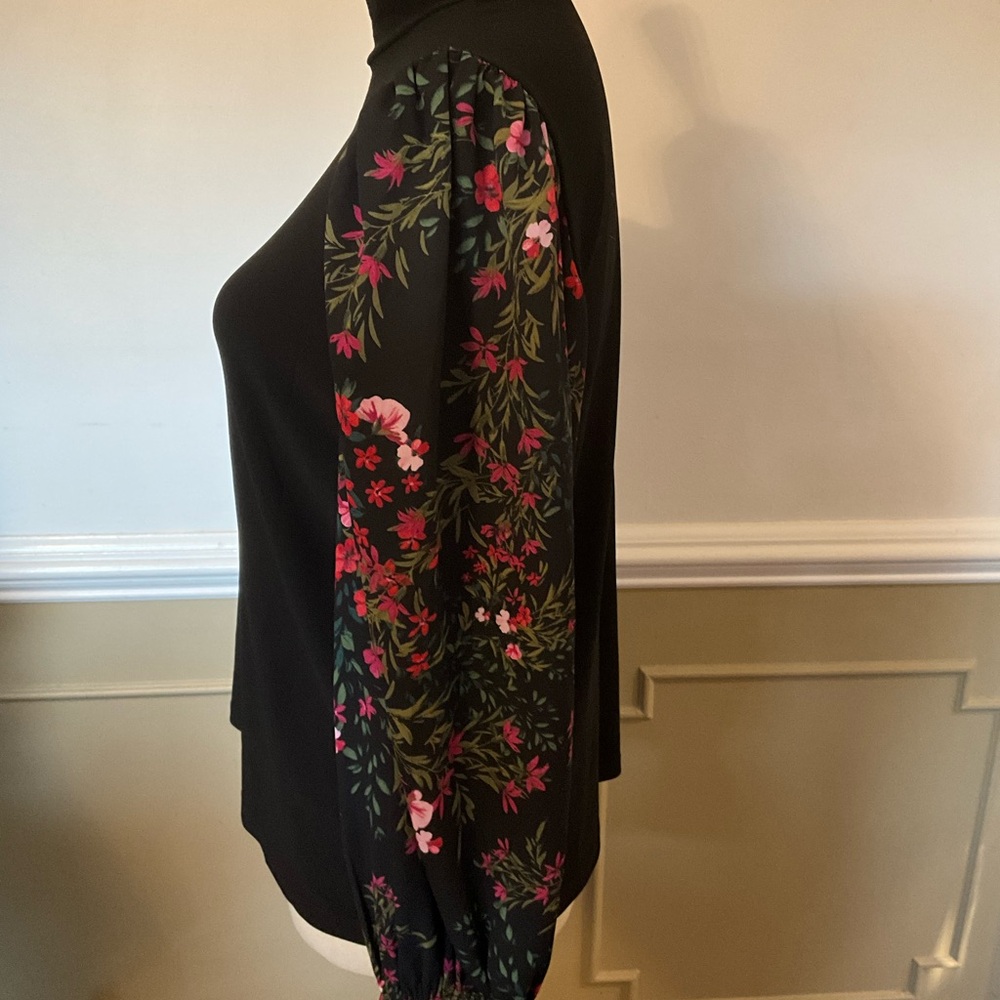 CeCe Blouse - Size L - Picture 3 of 4